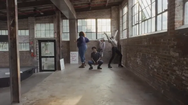 Everlane “EVERLANE x Nikolai Kokanovic & Yves”