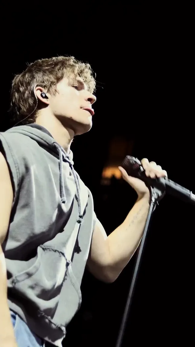 Alex Sampson Social Content