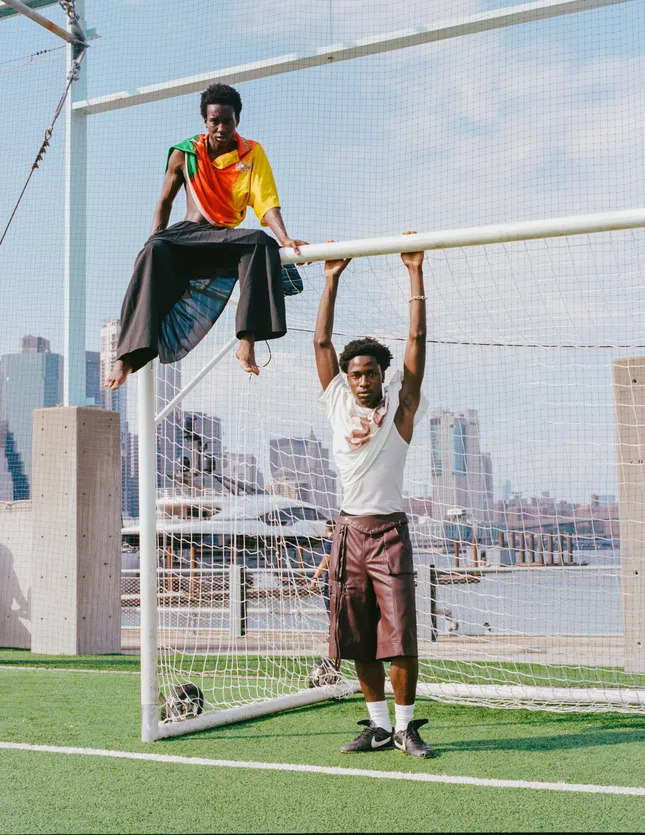 Kool kids play Futbol