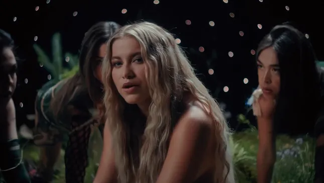 Sofia Reyes - Luna