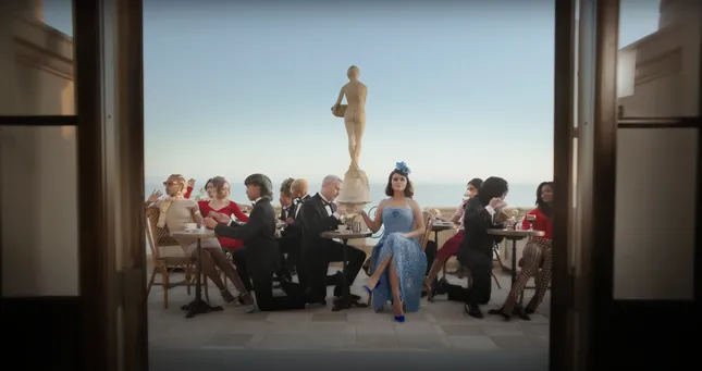 Selena Gomez - Love On