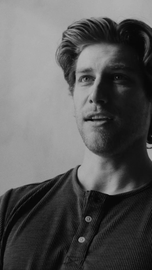 A Glimpse of, Ian