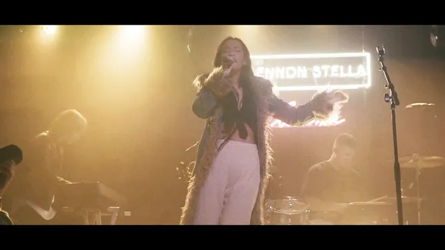 Lennon Stella - Feelings (Tour)