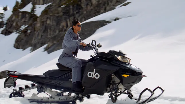 Alo - Holiday 23’
