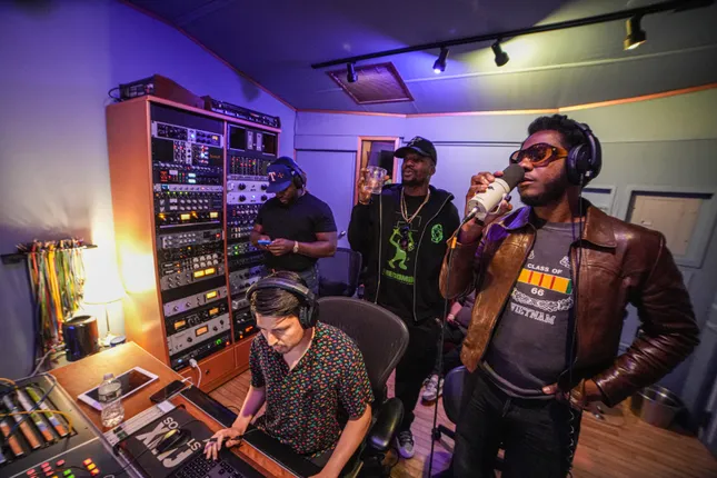 Leon Bridges Studio Session