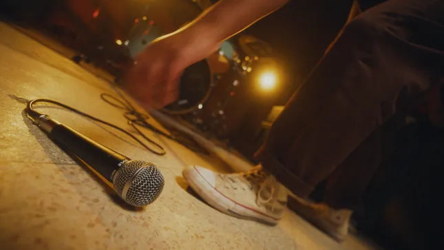 Live Loud - Converse Spec