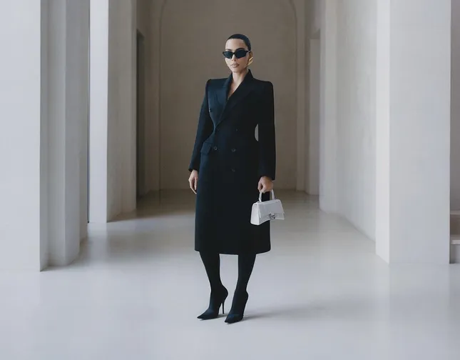Balenciaga  - Kim Kardashian ￼