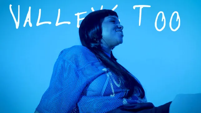 Lyric Music Video: “Wave” by LATASHÁ