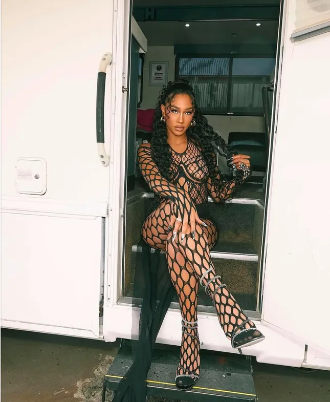 Look 2 for “Lights Out” Music Video