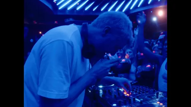 Fred again.. - Bleu (better with time)