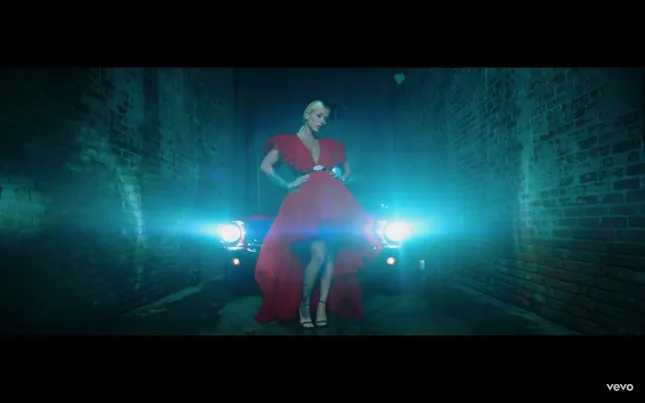 "Bombón" by Leslie Shaw