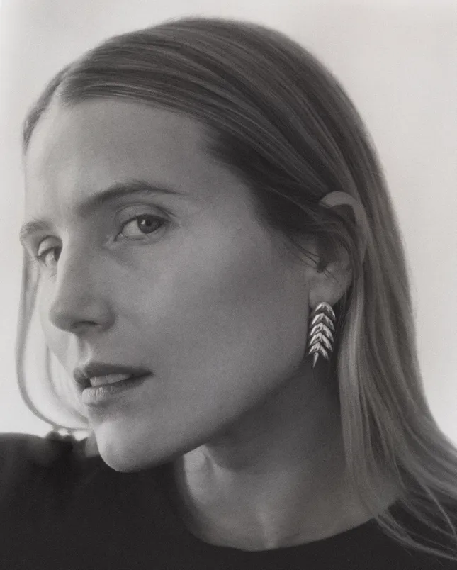Dree Hemingway x Bevza