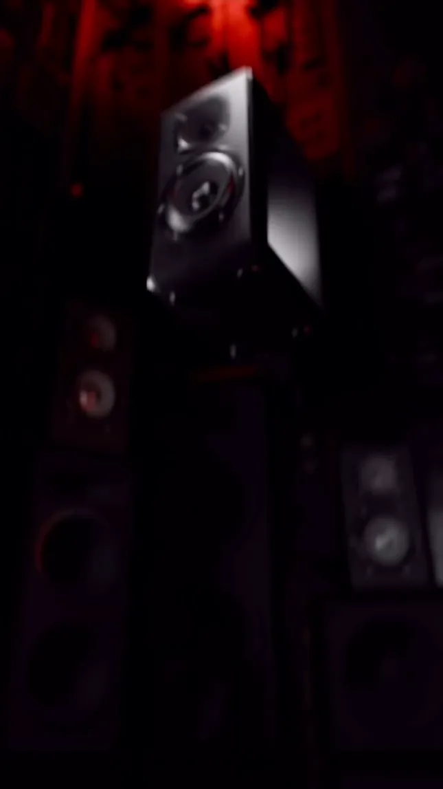 Alex Moss chain videos