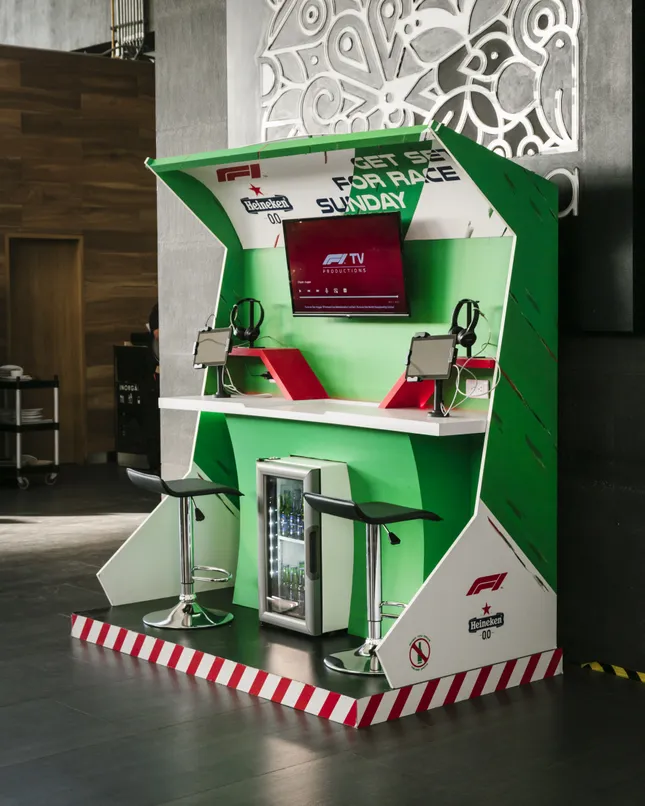 Heineken 00 - Formula 1 Booth