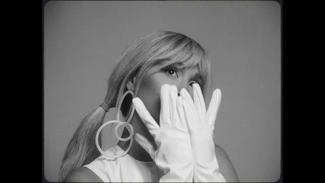 MOD Fragrance by Ariana Grande