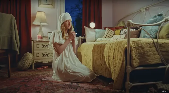 Bowling Alley - Audrey Hobert