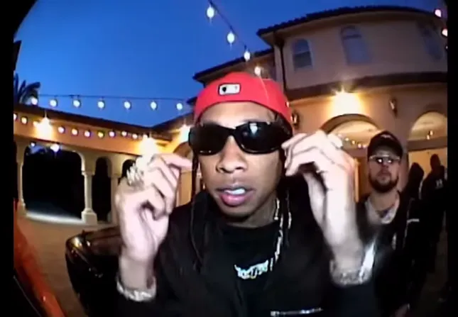 Chrome Heart’d- Oh Geesy ft Tyga