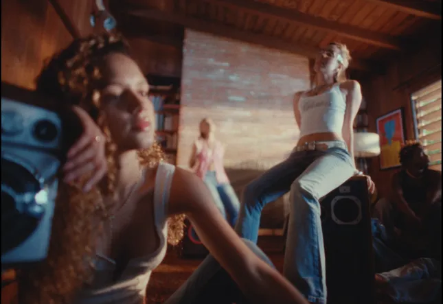 CORINA SMITH X DELAGUETTO | lowkey