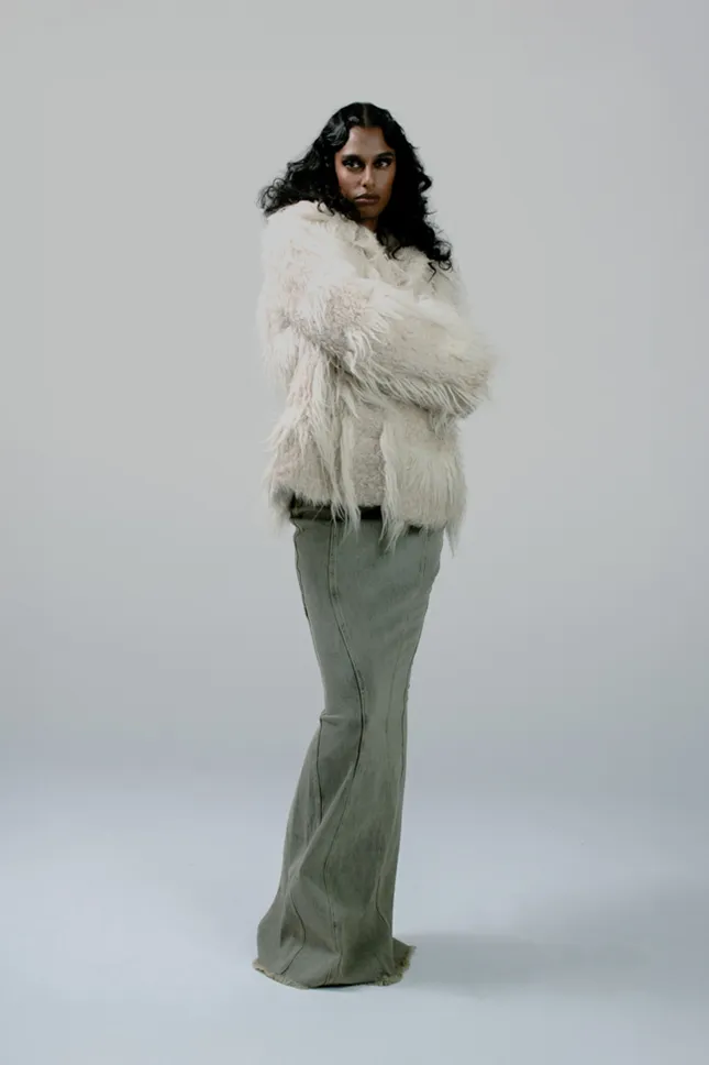 Eggshell - Editorial