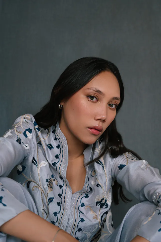 E-Commerce / Misha Lakhani