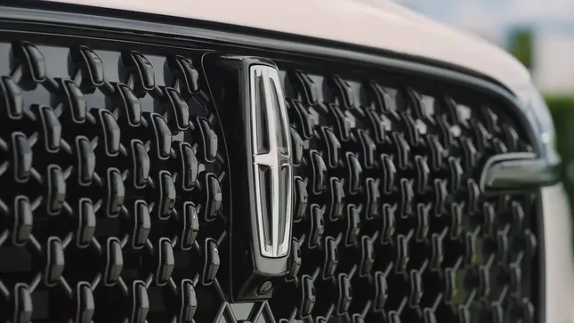 LINCOLN X BILLBOARD - FONSECA