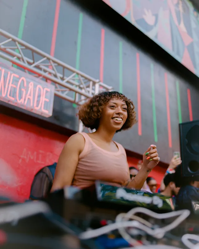 Renegade x Nia Archives