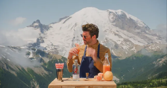 Irreverent cocktail making 1/4
