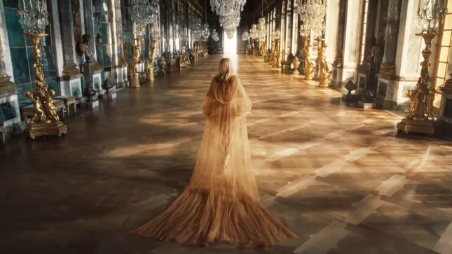 DREAMING - Dior (Unit B)