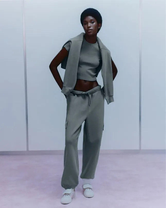 Aritzia lookbook (assist)