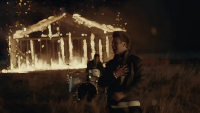 PAPA ROACH - WAKE UP CALLING OFFICIAL MV