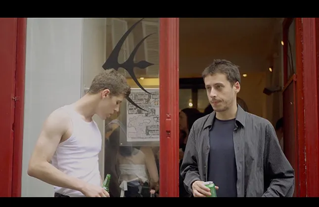 Vernissage (“La Vitrine Rouge”)