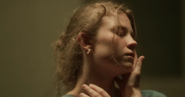 Sparrow Moon Lodge - A Sparrow