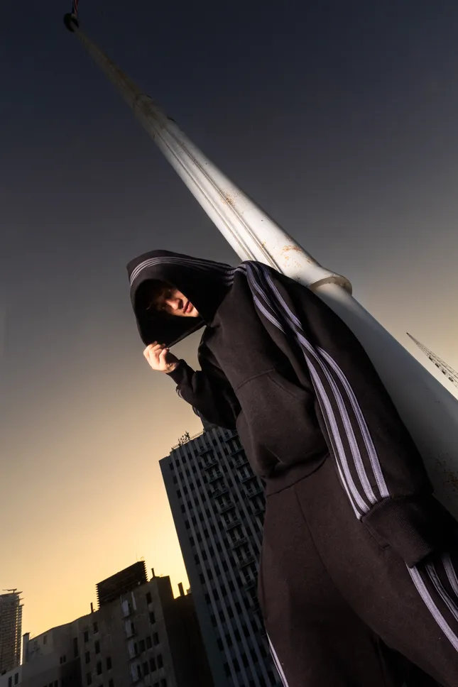 MINDLIQUIDSTUDIO “WAVY HOODIE + SWEATS” LOOKBOOK