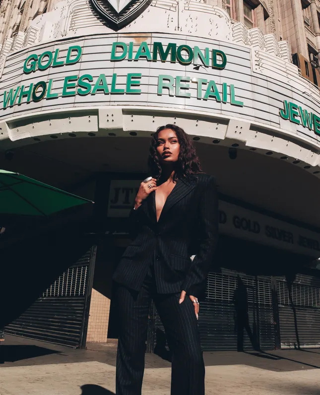 Jana Skye by Jonathan Zaoui