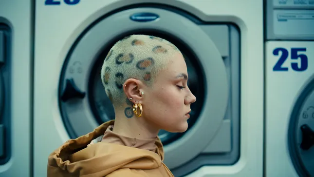 David Guetta & Afrojack feat. Missy Elliott, BIA & Doechii - Trampoline