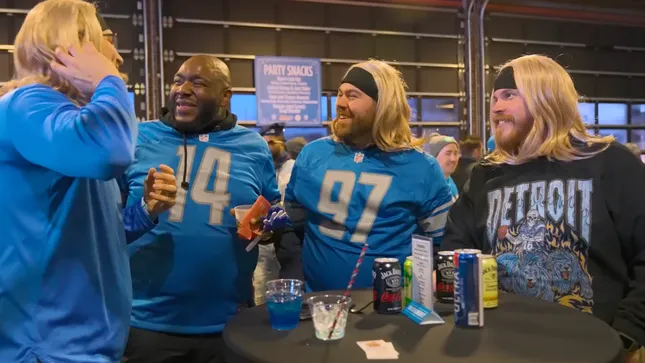 [Fanatics] Fan on the Run - Detroit