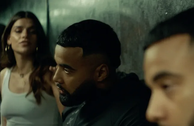 Music Video: Mula B - Ik Kijk Soms Naar Jou