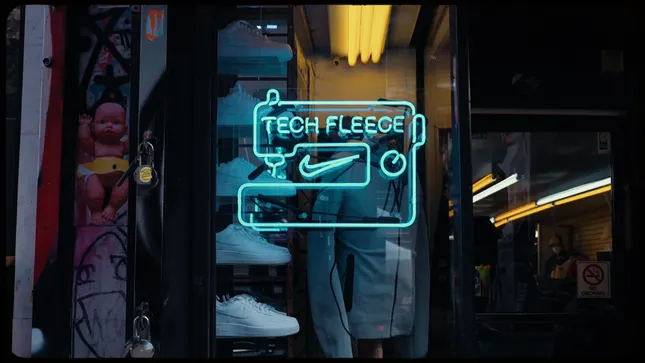 SUITS Nike Tech-Fleece