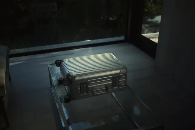 Rimowa - Symmetry in Motion