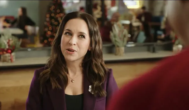 Raising Cane’s TV Spot, ‘Holidays: Spreading Cheer’ Featuring Lacey Chabert