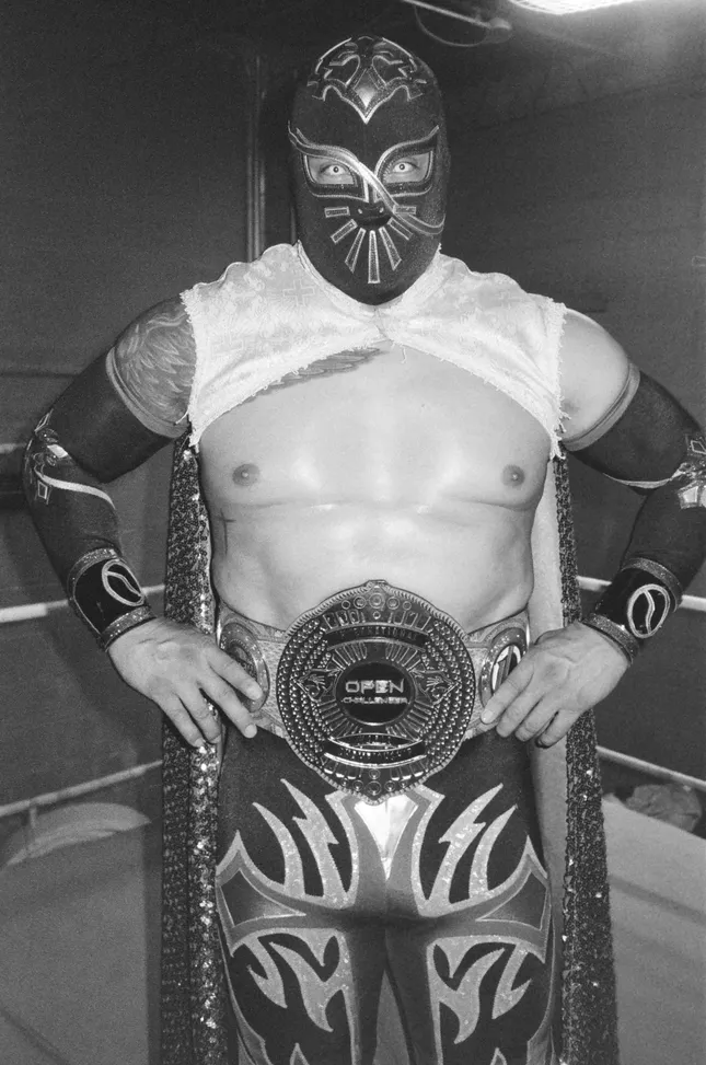 Cinta de Oro (Sin Cara) - Photoshoot