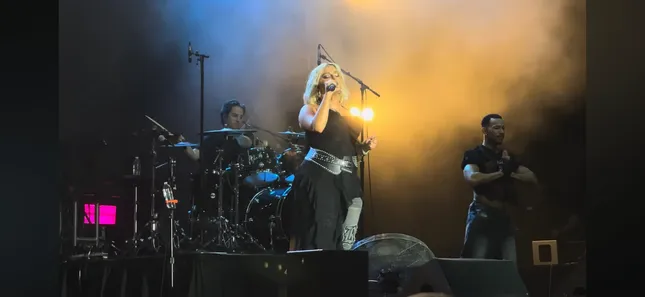 Bebe Rexha x Universal Studios Mardi Gras Live Performance