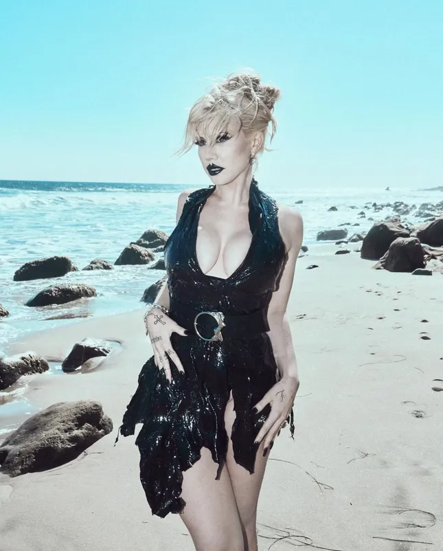 Slayyyter for polyester magazine