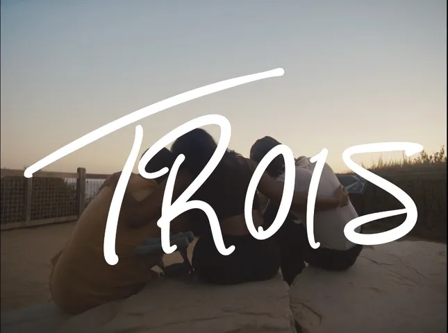 Trois