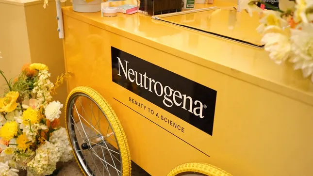 Neutrogena Sunscreen Pop-up Miami Beach - Social Edit