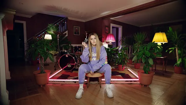 Chelsea Cutler - Sad Tonight