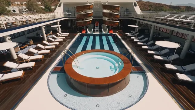 Touring the ‘Doctor Odyssey’ Set for Architectural Digest