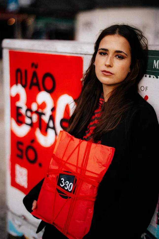 Carolina de Deus - "Três e Meia" Giveaway