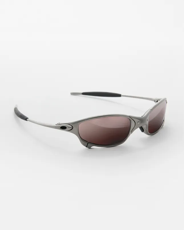 Travis Scott x Oakley Retouches