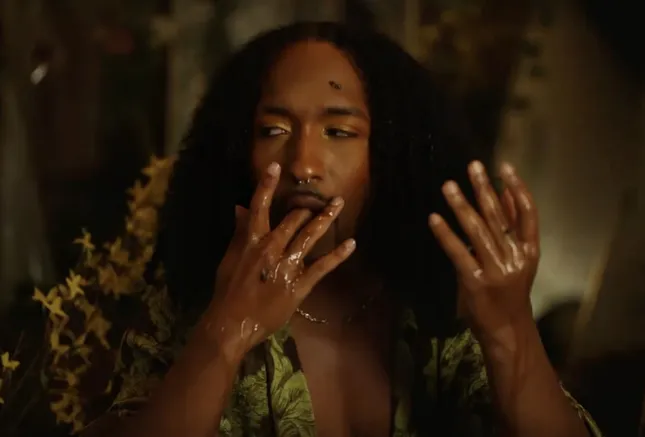 Bee Like me - Mondaii